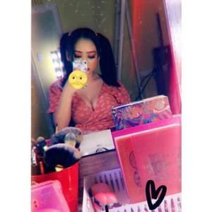 Meet your Posher, Vicky